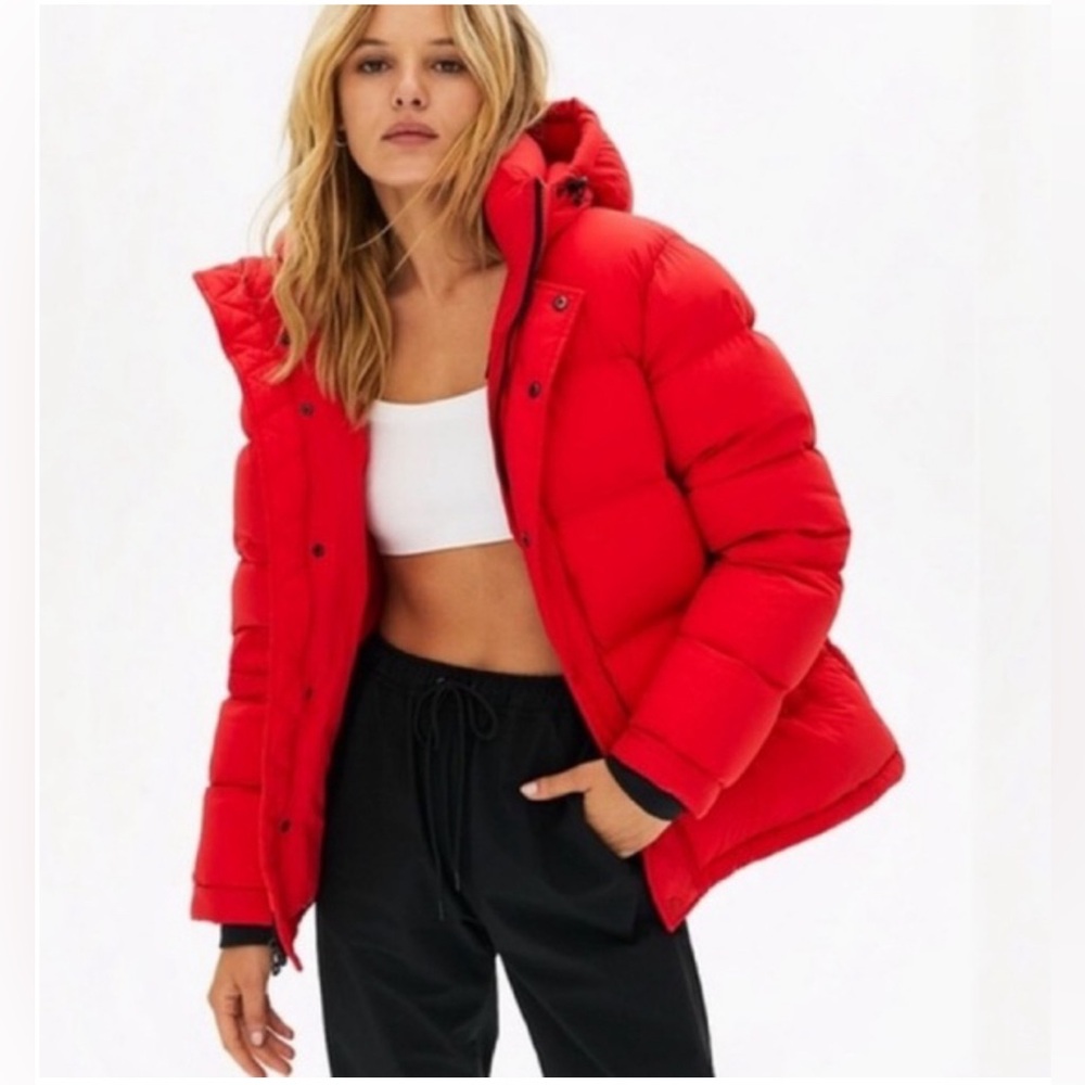 Aritzia Super Puff Jacket in Red.  Size Small